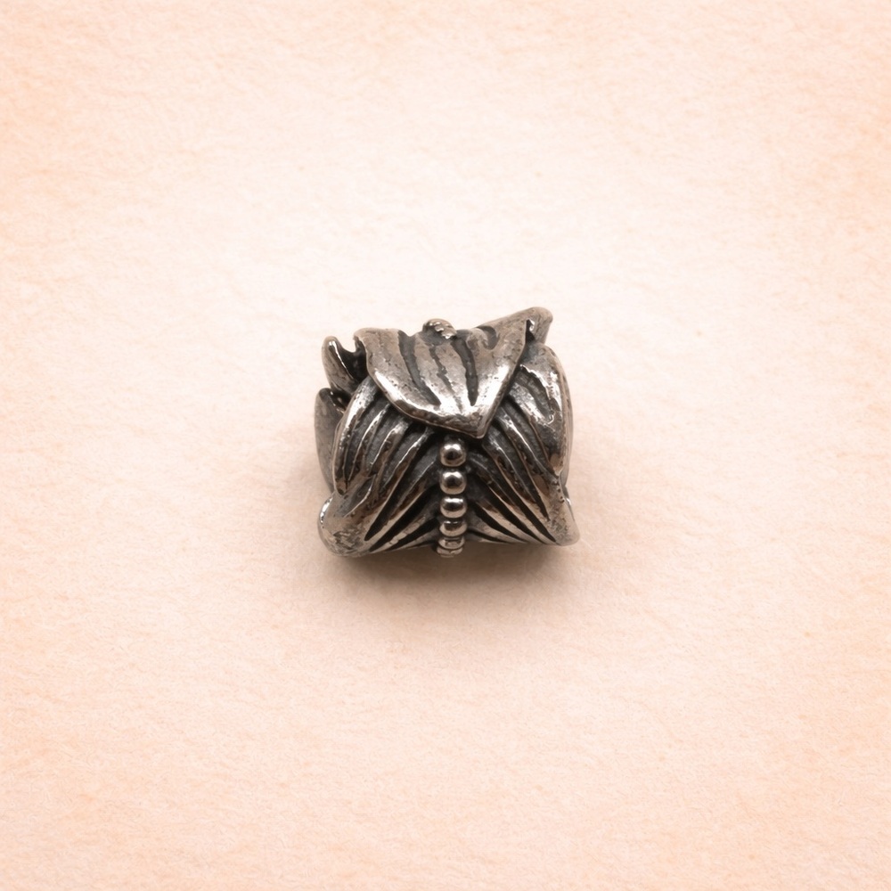 PANDORA LEAF CHARM
